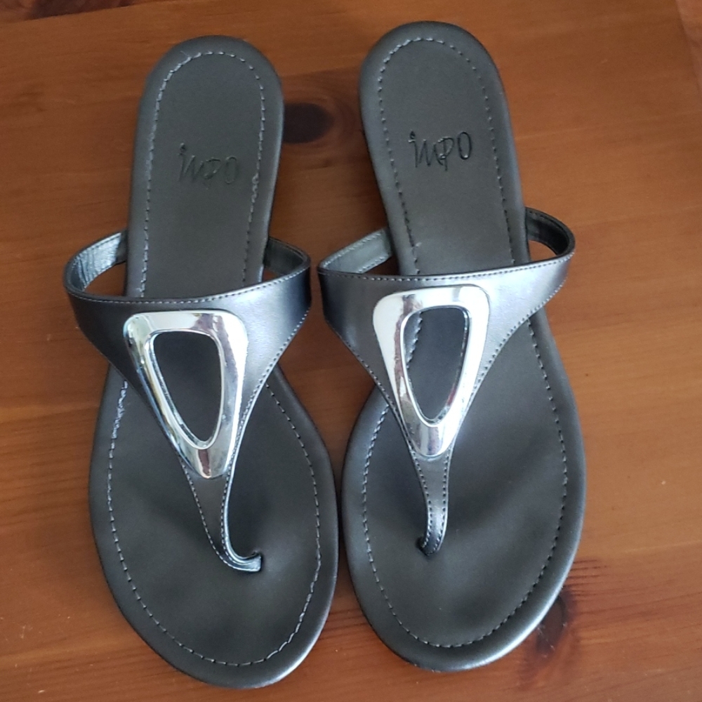 IMPO-Wedge, Thong Sandals EUC